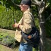 Juoda skarelė – bandana su raišteliais, Džinsinė kepuraitė siuvinėta